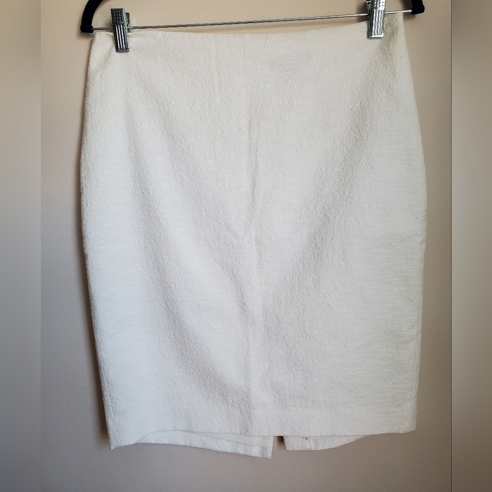Ann Taylor Textured  Pencil Skirt, Size 6
